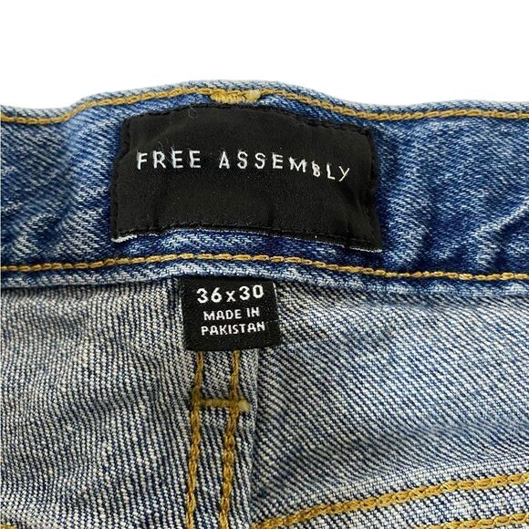 Free Assembly 36 x 30 Straight jeans with patch mid rise - Picture 4 of 4
